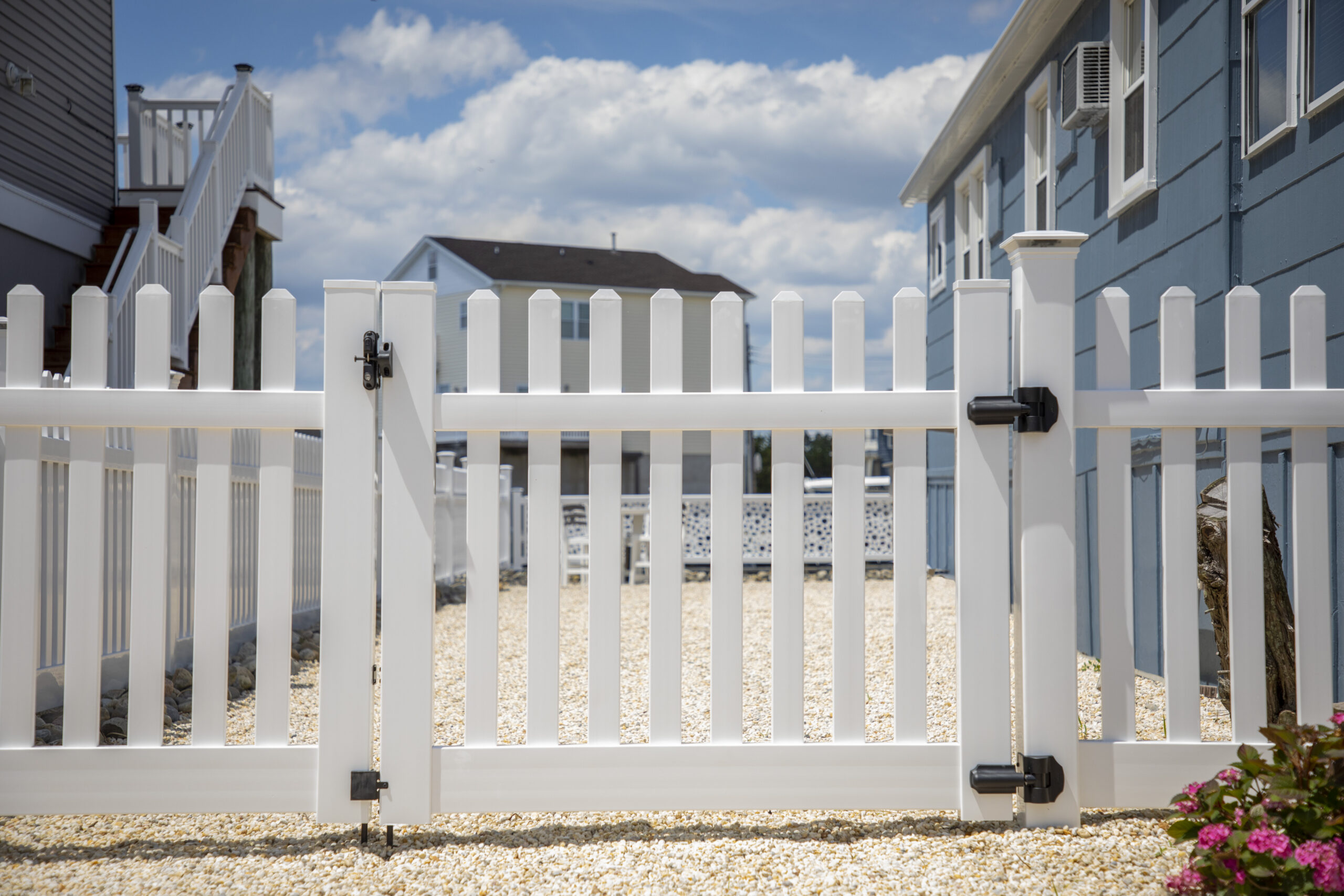Common DIY Vinyl Fence Repair Tips