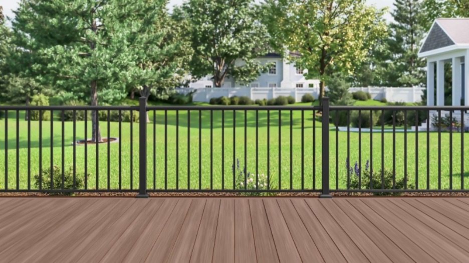 Comparing Fence Materials: Wood vs Vinyl vs Aluminum vs Chain Link